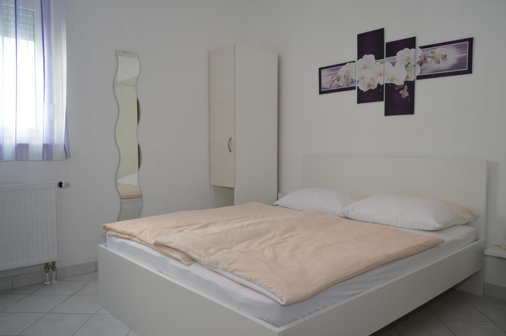 Permarinus Apartments Podstrana Ngoại thất bức ảnh