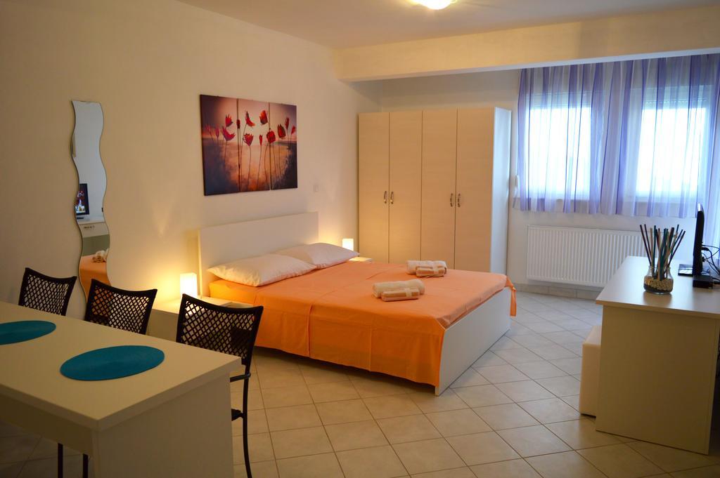 Permarinus Apartments Podstrana Phòng bức ảnh