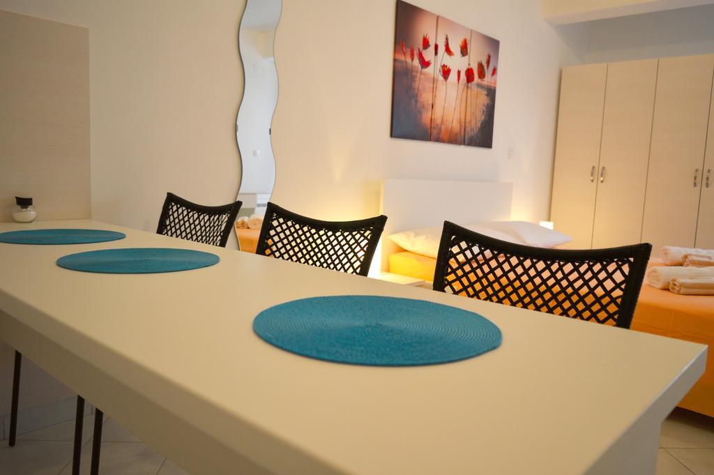Permarinus Apartments Podstrana Phòng bức ảnh