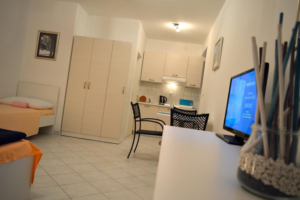 Permarinus Apartments Podstrana Phòng bức ảnh